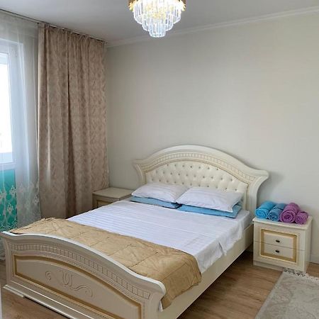 Apartment In Almaty Exterior foto